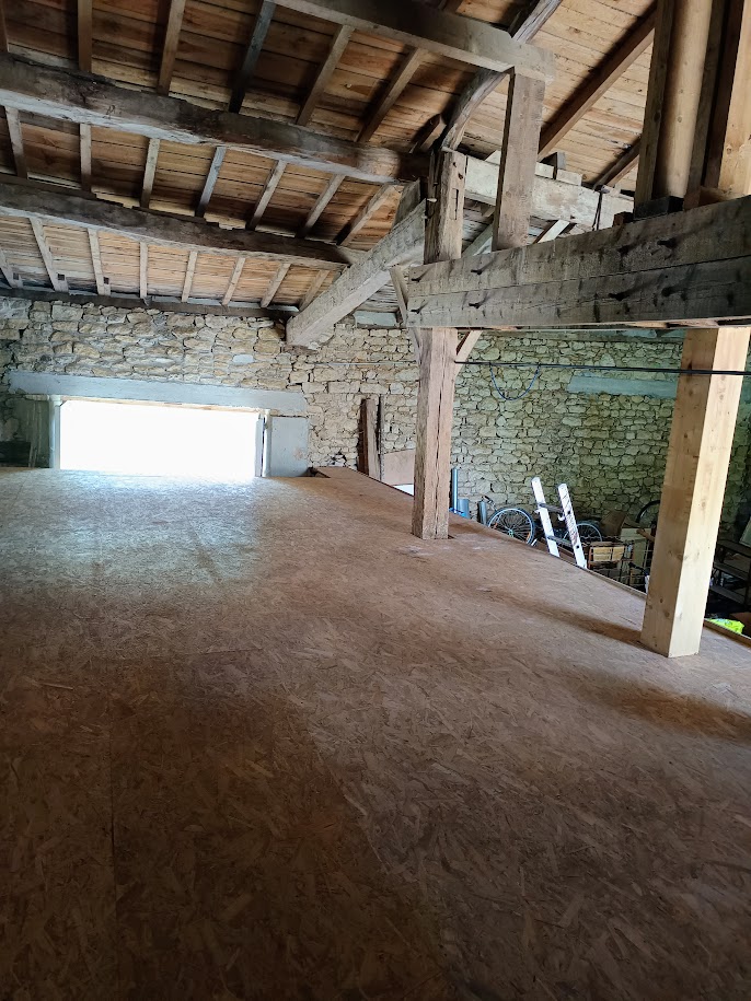 MEZZANINE GRANGE